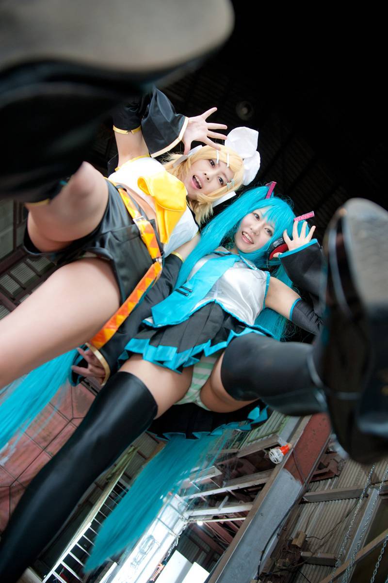 [Cosplay]   cos制服双姐妹